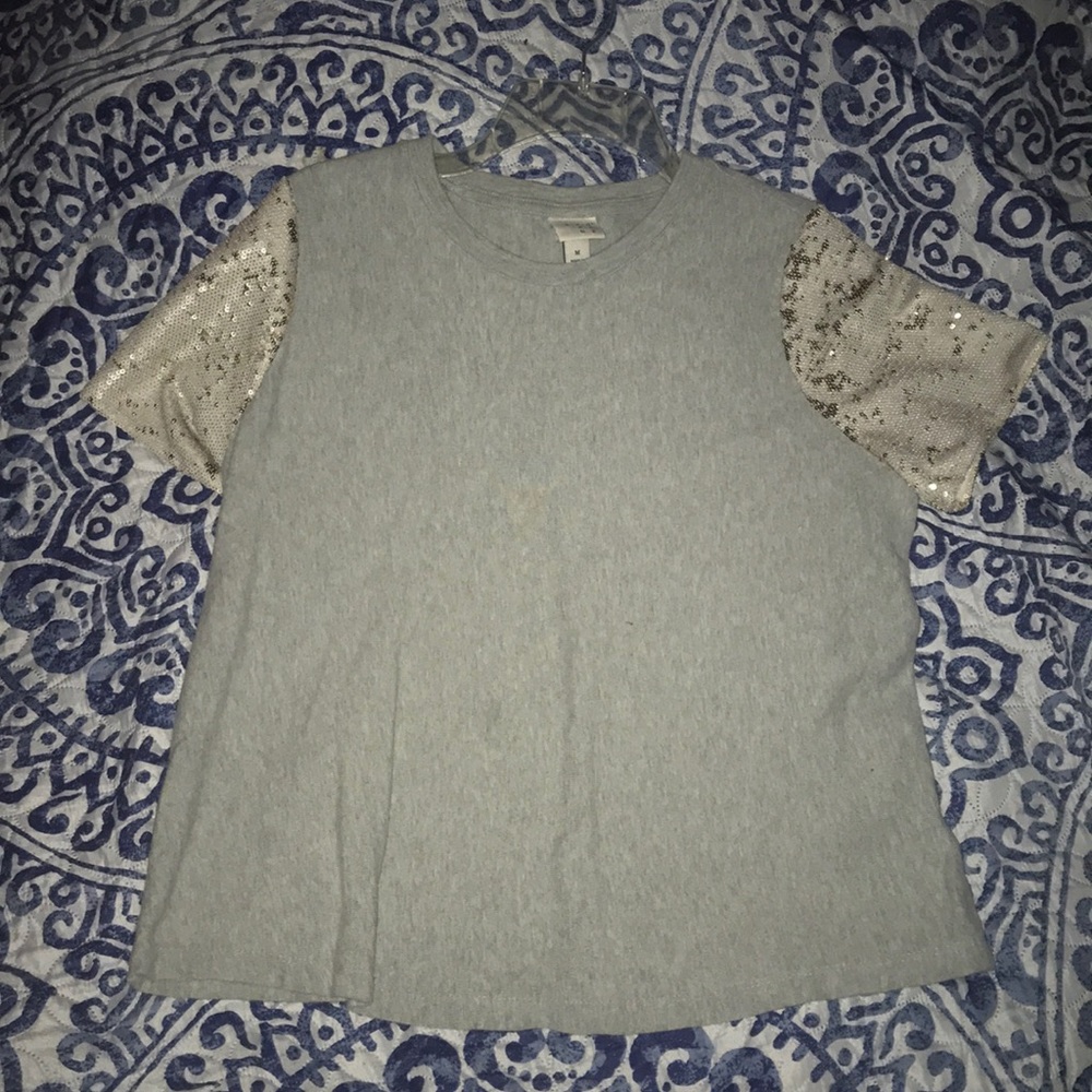 A cute gray top